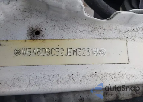 WBA8D9C52JEM32318